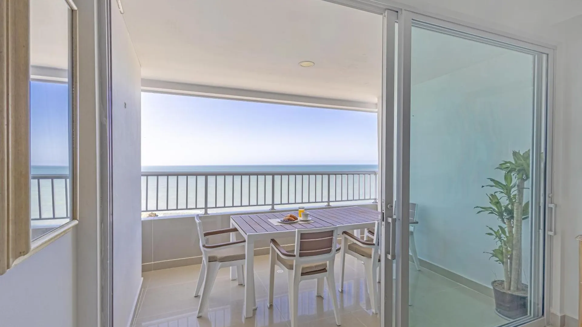 Apartment Bocagrande Summer Beach - Primera Linea De Mar Cartagena