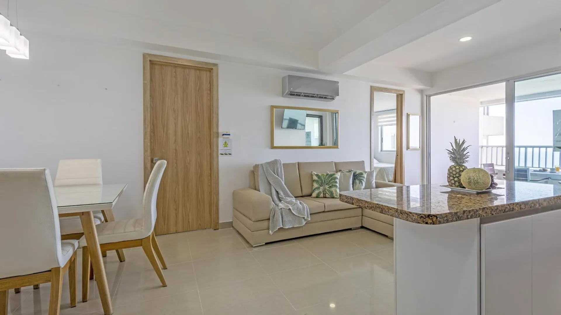 Bocagrande Summer Beach - Primera Linea De Mar Cartagena 0*,  Kolumbia